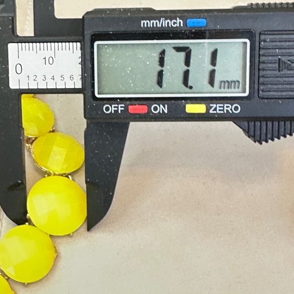 Gold Tone Lemon Yellow Faceted Disks 3 Strand Necklace Costume Jewelry Vintage - Picture 9 of 16